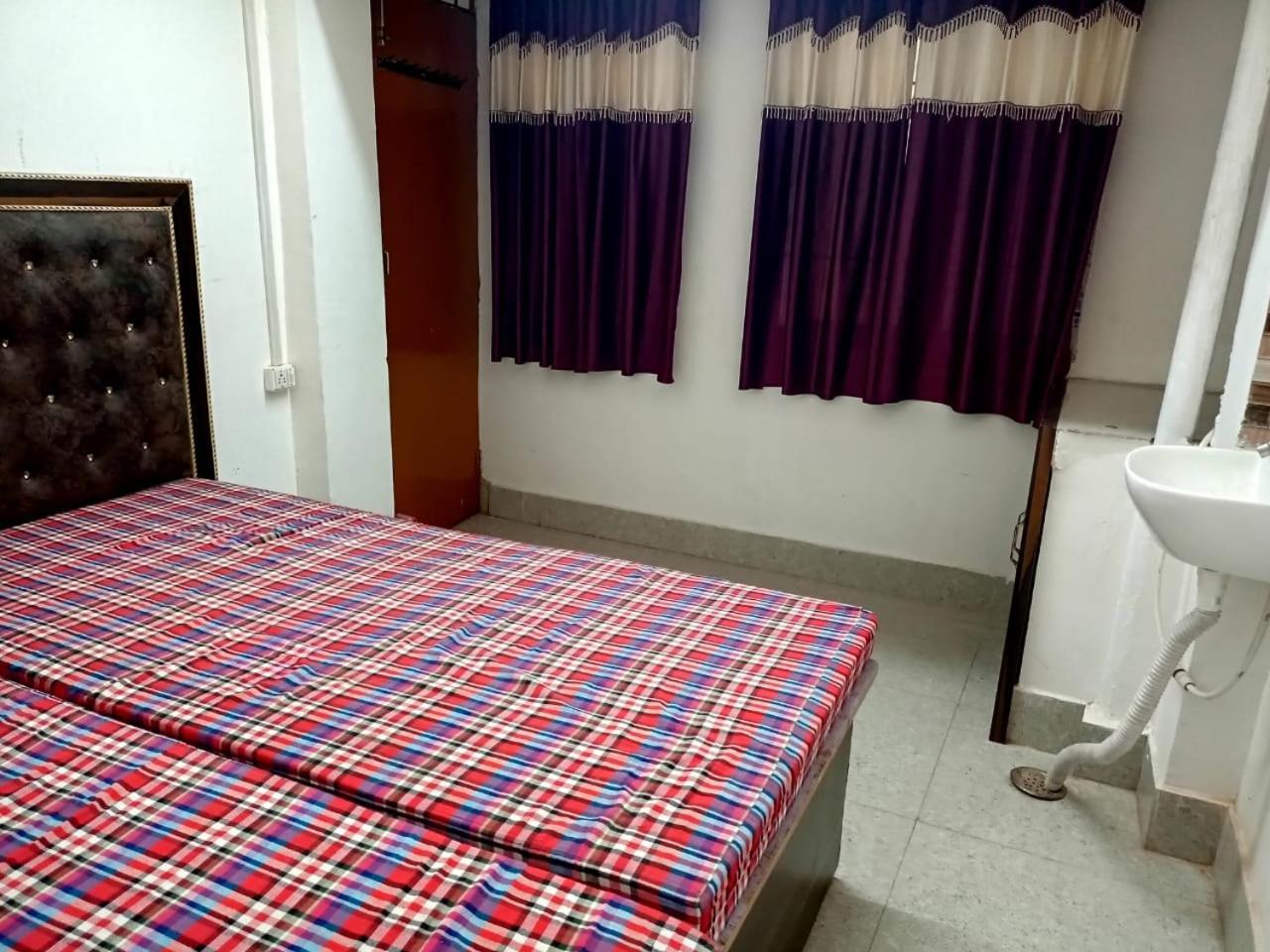 Chinta Haran Rest House Deoghar Quarto foto